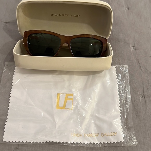 🔥HP🔥LINDA FARROWxTHE ROW. Light tortoise frames+leather wrapped earpieces. - Picture 6 of 15